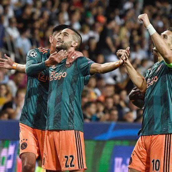 也体现在团 也体现在团